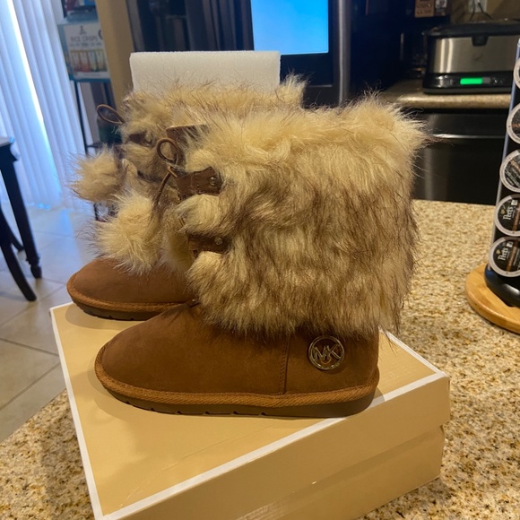 MK ALYONA CHESTNUT FAUX SUEDE FUR BOOTS - Picture 5 of 5